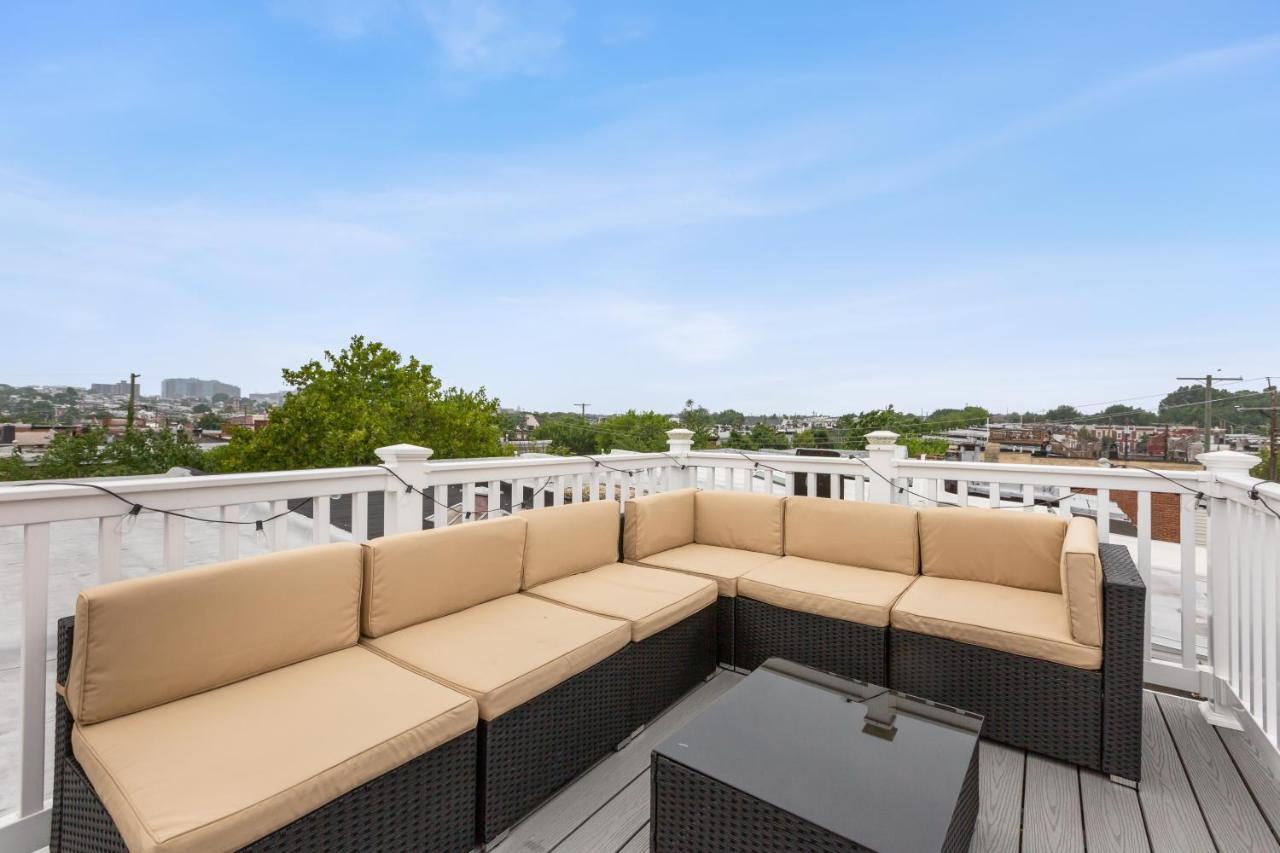 Pristine Townhouse With Rooftop Deck Near Canton! Балтимор Екстериор снимка
