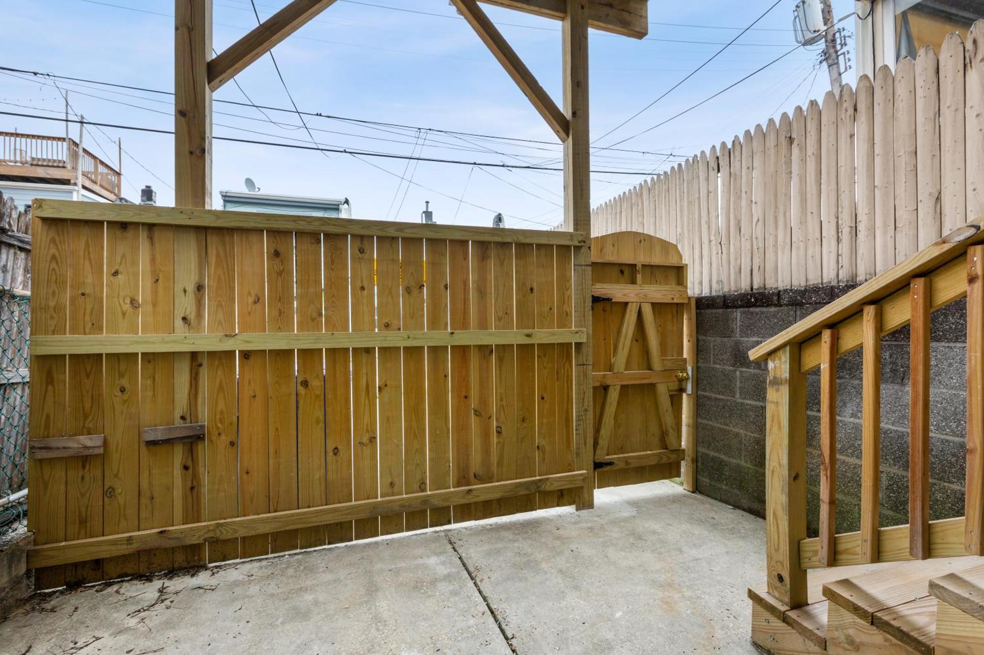 Pristine Townhouse With Rooftop Deck Near Canton! Балтимор Екстериор снимка