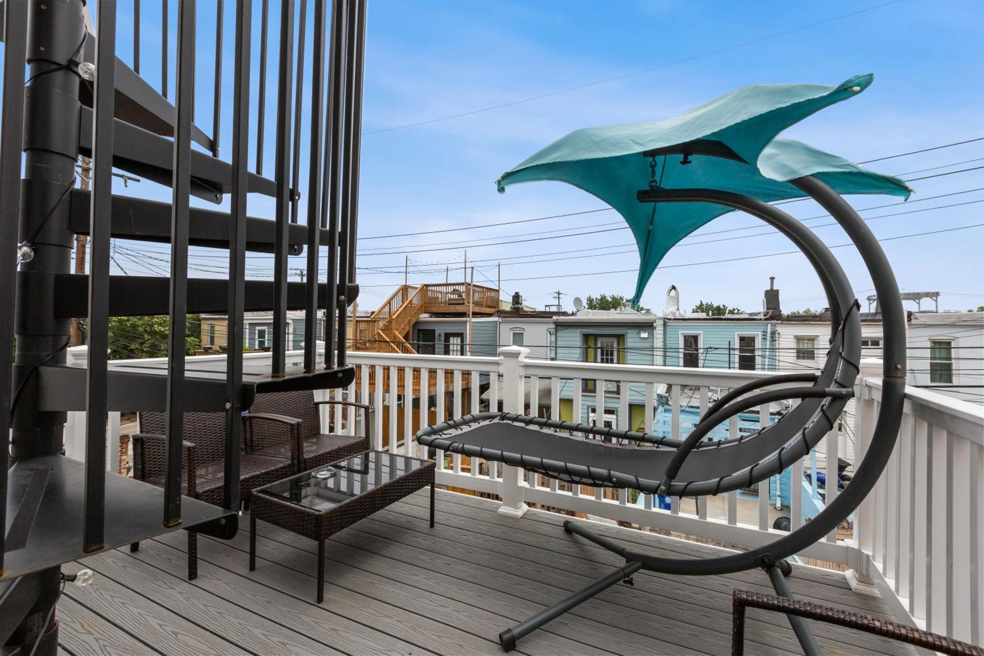 Pristine Townhouse With Rooftop Deck Near Canton! Балтимор Екстериор снимка
